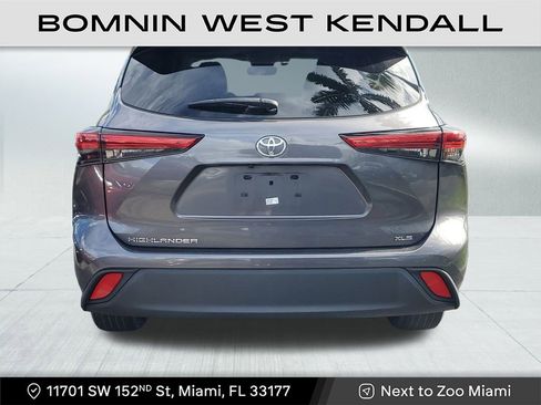 Used 2022 Toyota Highlander XLE image 5
