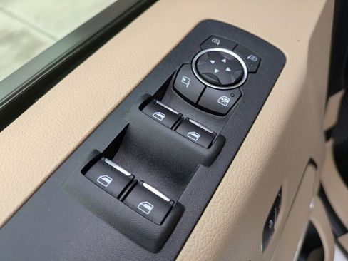 Used 2017 Ford F150 Lariat image 22