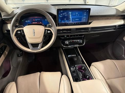 Certified 2023 Lincoln Corsair Reserve w/ Equipment Group 202A AWD/4WD image 8