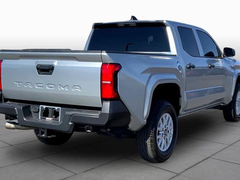 Used 2025 Toyota Tacoma SR image 12