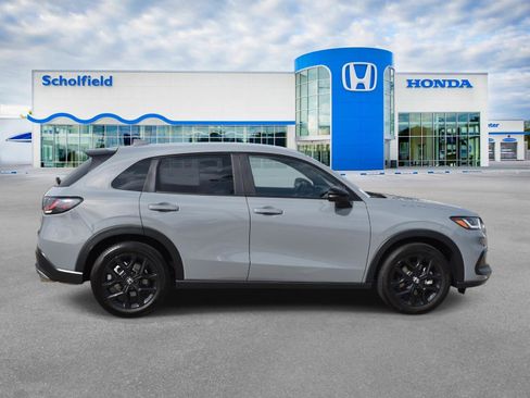 Used 2025 Honda HR-V Sport image 2