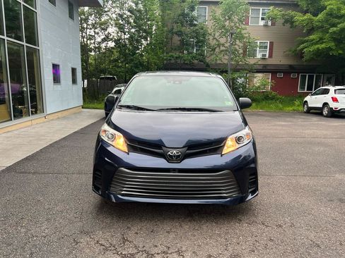 Used 2020 Toyota Sienna L FWD image 8