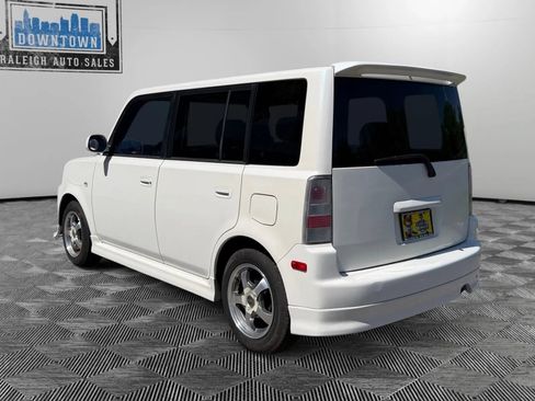 Used 2005 Scion xB FWD image 8