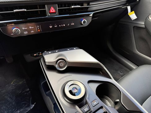 New 2025 Kia EV6 Wind image 13