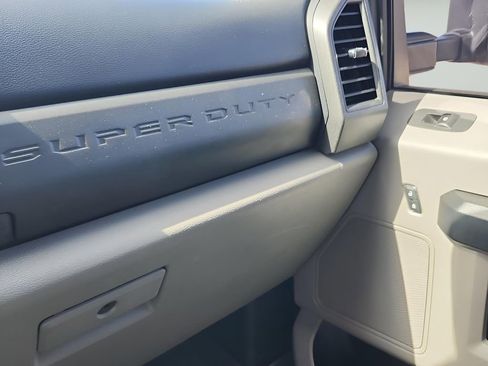 Used 2020 Ford F250 XL w/ Power Equipment Group image 29