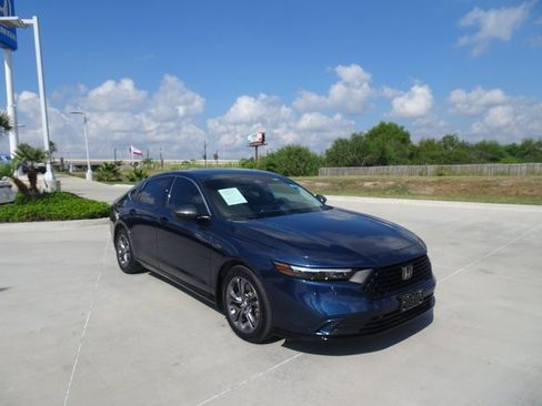 Certified 2024 Honda Accord EX-L image 3