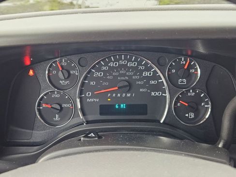 New 2025 Chevrolet Express 2500 Extended w/ Enhanced Convenience Package RWD image 16