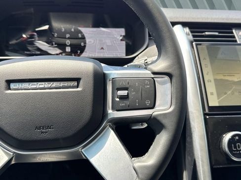 Used 2024 Land Rover Discovery S AWD/4WD image 16