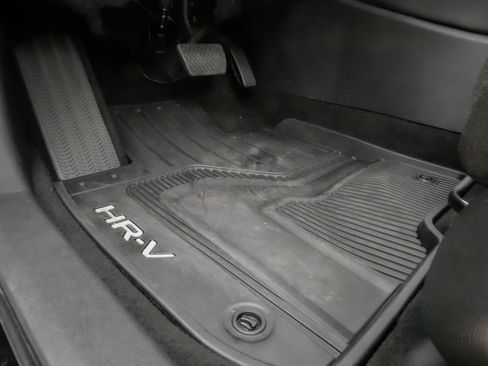 Certified 2025 Honda HR-V Sport image 17