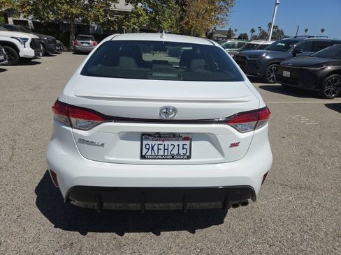 Used 2024 Toyota Corolla SE w/ SE Premium Package FWD image 4