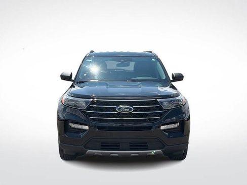 Certified 2023 Ford Explorer XLT w/ Equipment Group 202A AWD/4WD image 3