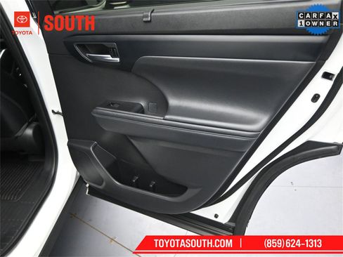 Used 2022 Toyota Highlander XLE image 31