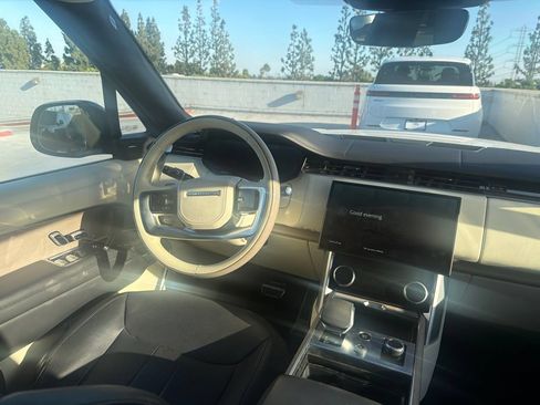 Used 2023 Land Rover Range Rover SE AWD/4WD image 6