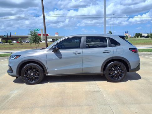Used 2025 Honda HR-V Sport image 3