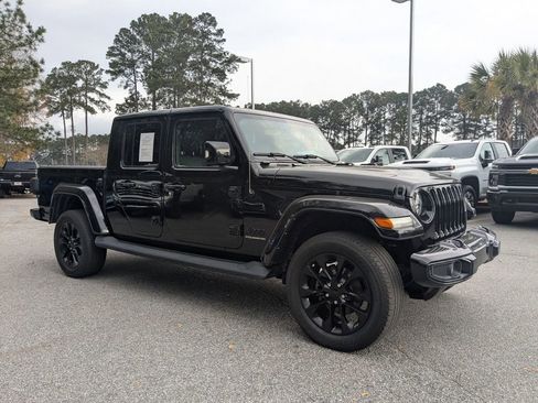 Used 2023 Jeep Gladiator Overland image 2