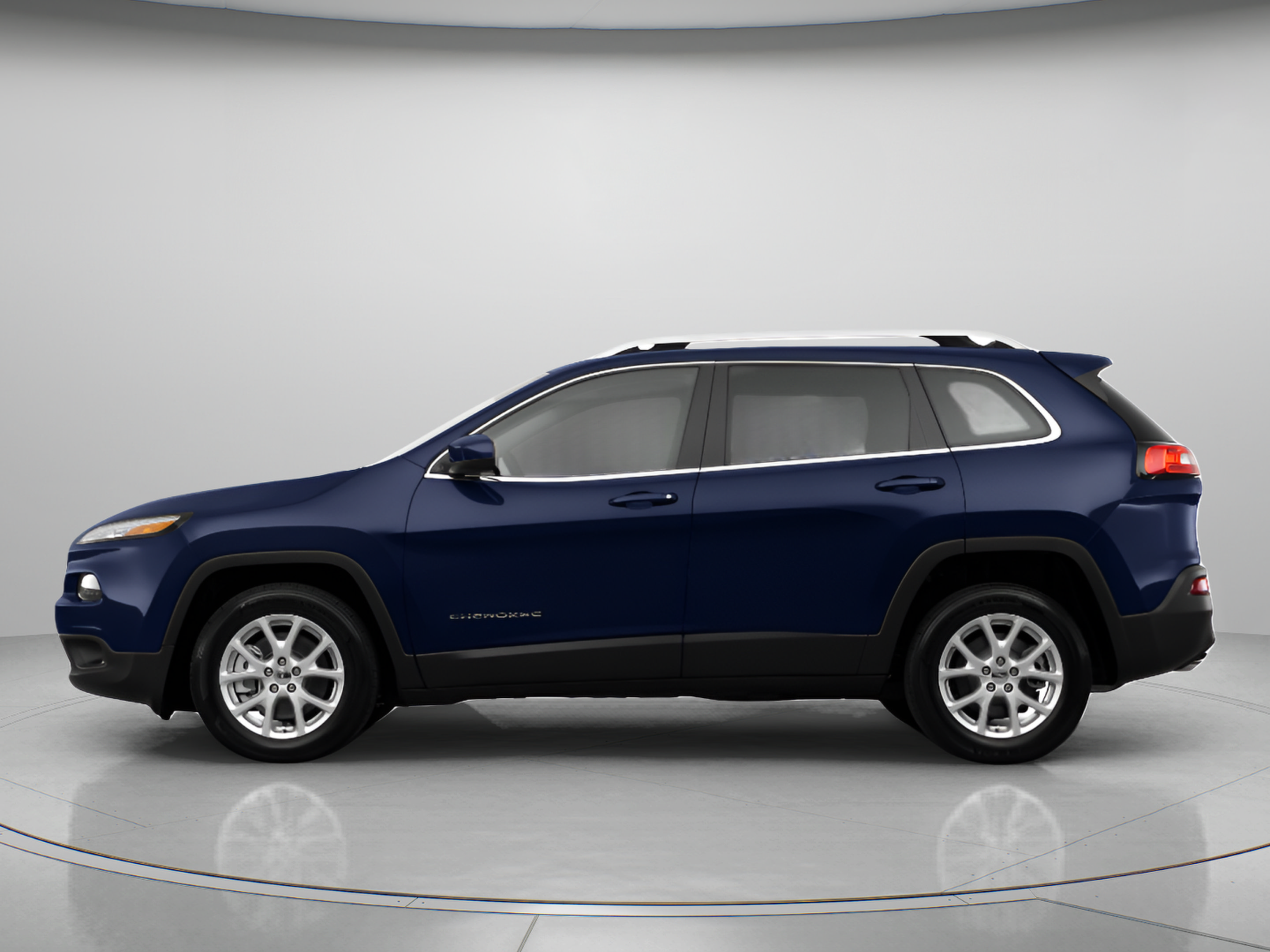 Used 2014 Jeep Cherokee Latitude AWD/4WD image 2