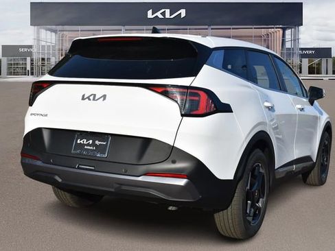 New 2026 Kia Sportage EX image 4