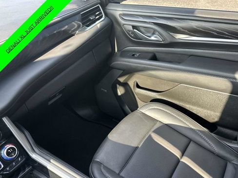 Used 2023 GMC Yukon XL Denali w/ Advanced Technology Package AWD/4WD image 36