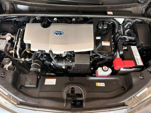 Used 2022 Toyota Prius XLE FWD image 29