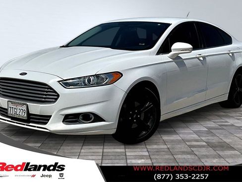 Used 2016 Ford Fusion SE image 1