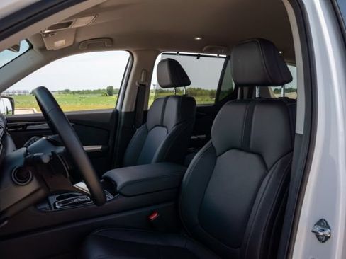 Used 2025 Honda Pilot EX-L image 14