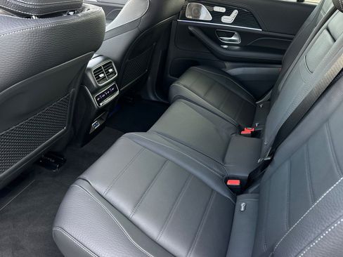 New 2026 Mercedes-Benz GLS 580 4MATIC image 11