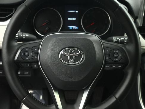 Used 2022 Toyota RAV4 XLE Premium FWD image 12