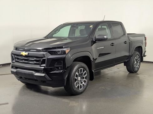 Used 2024 Chevrolet Colorado LT w/ LT Convenience Package III AWD/4WD image 4