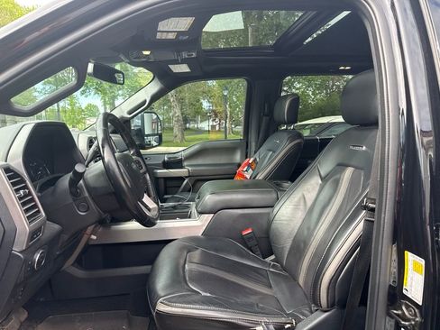 Used 2020 Ford F250 Platinum w/ FX4 Off-Road Package AWD/4WD image 6