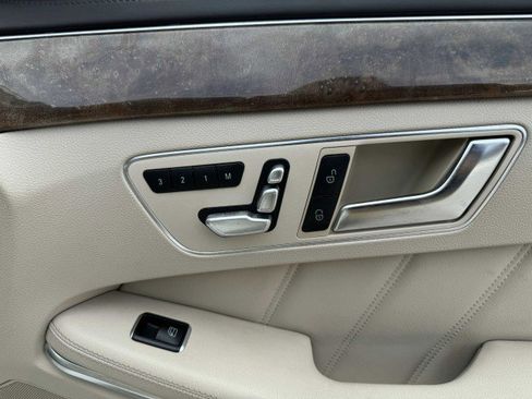 Used 2015 Mercedes-Benz E 400 4MATIC Sedan image 51