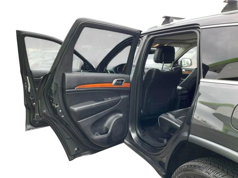 Used 2011 Jeep Grand Cherokee Overland image 12