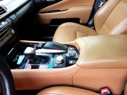 Used 2015 Lexus LS 460 w/ F Sport Package image 14