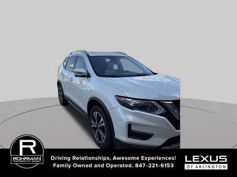 Used 2019 Nissan Rogue SV w/ Sun & Sound Touring Package AWD/4WD image 3
