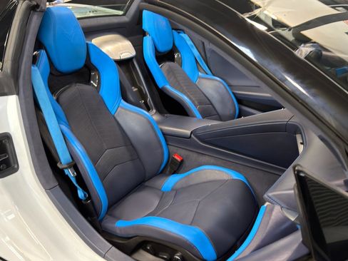 Used 2023 Chevrolet Corvette Stingray Premium Conv w/ Z51 Performance Package image 22