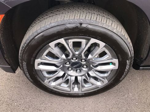 Used 2023 GMC Yukon XL Denali Ultimate image 10