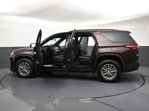 Used 2023 Chevrolet Traverse LT AWD/4WD image 34
