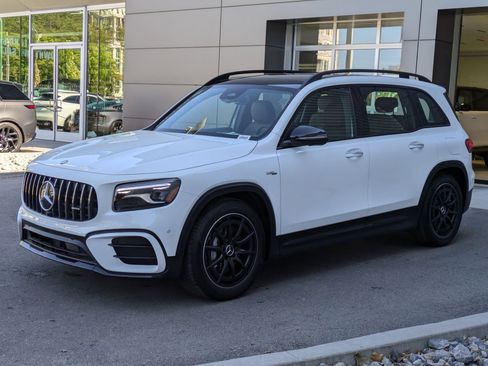 New 2025 Mercedes-Benz GLB 35 AMG 4MATIC image 8