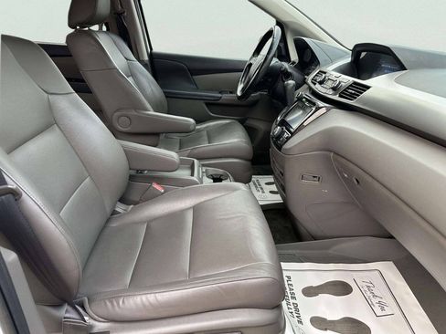 Used 2016 Honda Odyssey Touring Elite image 25