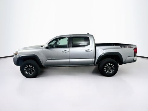 Used 2019 Toyota Tacoma TRD Off-Road RWD image 4
