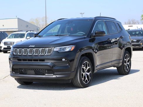 Used 2025 Jeep Compass Limited image 6