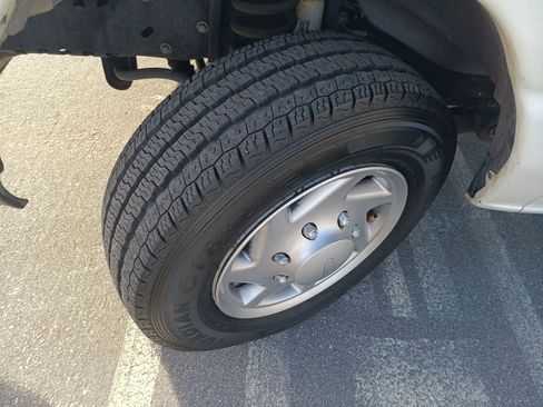 Used 2013 Ford E-150 and Econoline 150 Van 3D image 19