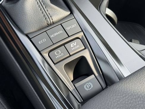 Used 2025 Toyota Camry LE w/ Convenience Package FWD image 13
