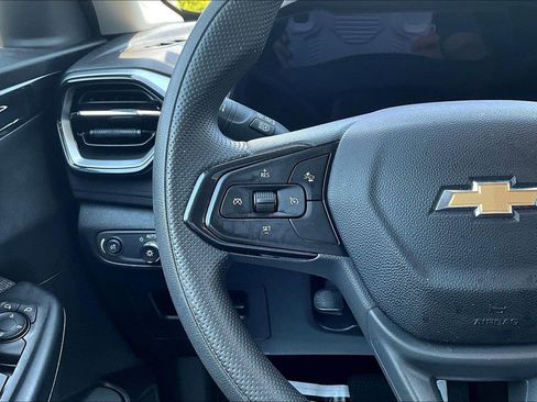 Used 2024 Chevrolet TrailBlazer LT w/ Driver Confidence Package AWD/4WD image 10