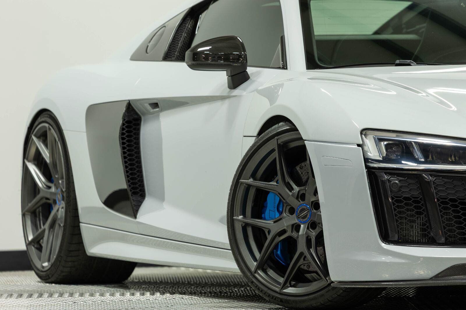 Used 2017 Audi R8 V10 plus w/ Full Leather Package AWD/4WD image 2