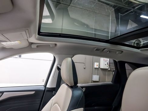 Used 2022 Ford Escape SEL w/ Technology Package image 12