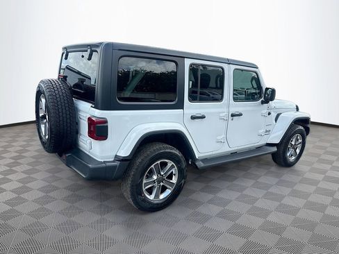 Used 2022 Jeep Wrangler Unlimited Sahara w/ LED Lighting Group AWD/4WD image 6