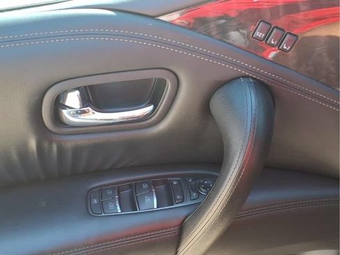 Used 2023 Nissan Armada Platinum w/ Captain's Chairs Package RWD image 17