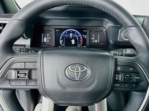 New 2026 Toyota 4Runner SR5 AWD/4WD image 15