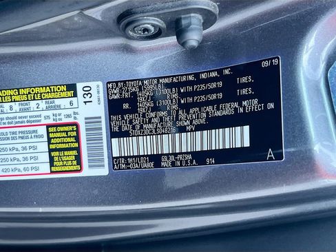 Used 2020 Toyota Sienna SE w/ Carpet Mat Package image 31