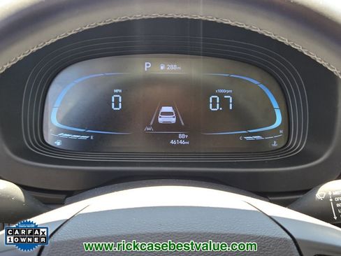 Used 2023 Hyundai Venue SEL w/ Cargo Package image 25